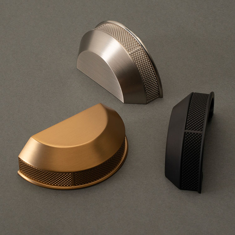 Kilo - Cup Handle with knurled details